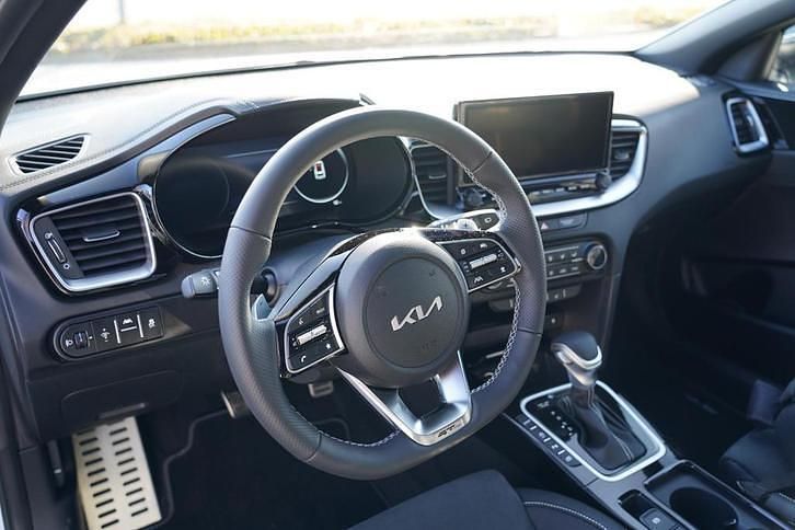 Overige Nieuw 2025 Kia Ceed Sportswagon Stationwagen | € 37.250 (Iets duurder) - Afbeelding 1/2