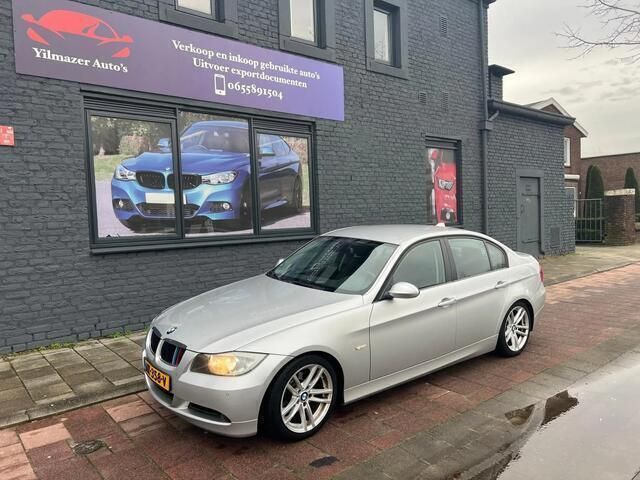 Grijs Gebruikt 2006 BMW 318 Sedan | € 3.799 (Eerlijke prijs) - Afbeelding 1/4