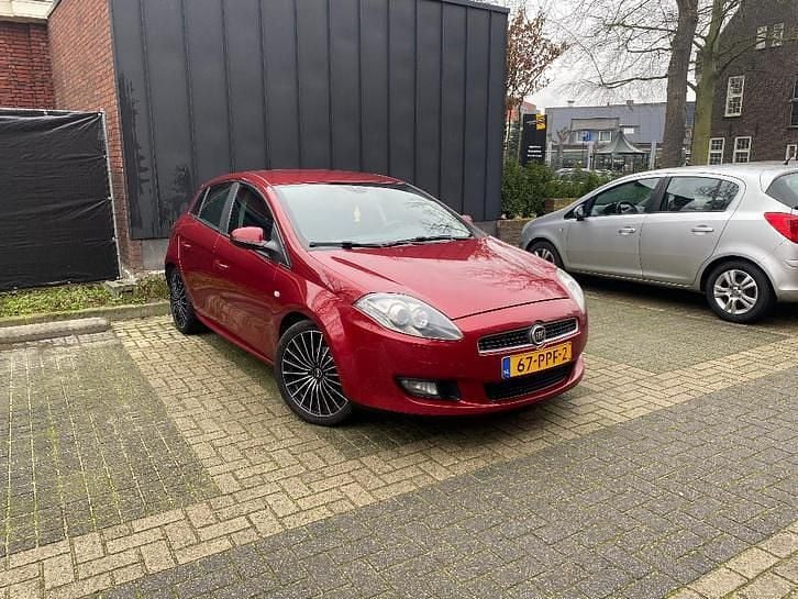 Gebruikt 2011 Fiat Bravo Sport Hatchback | € 3.300 (Goede deal) - Afbeelding 1/4