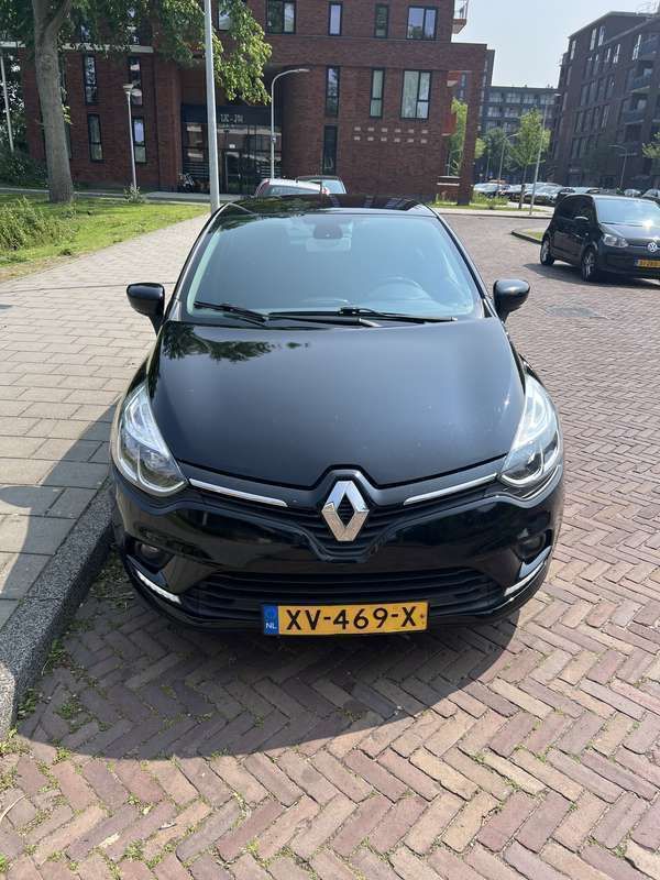 Zwart Gebruikt 2019 Renault Clio IV LIMITED Hatchback | € 8.000 (Eerlijke prijs) - Afbeelding 1/4