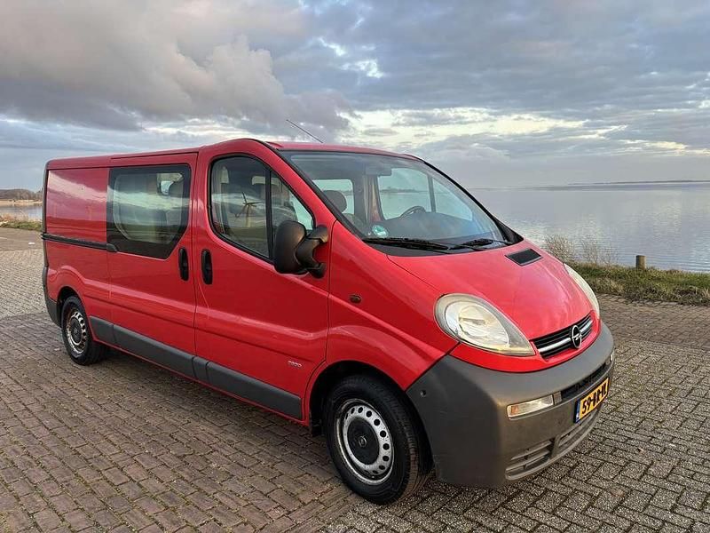 Occasion Opel Vivaro 120 PK (88 kW) 2005 Rood MPV