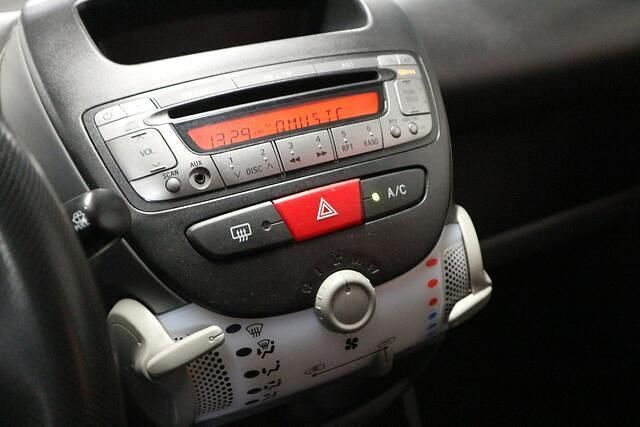 Occasion Peugeot 107 68 PK (50 kW) 2011 Rood Hatchback