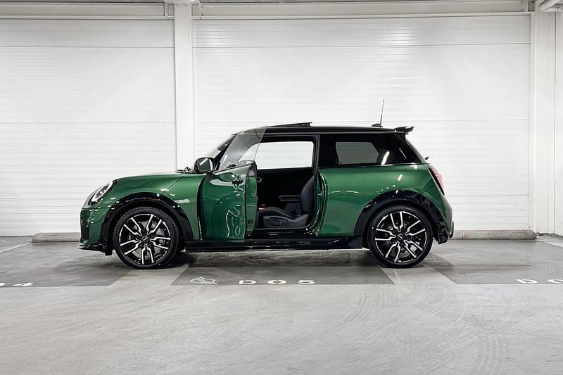Occasion Mini Cooper 204 PK (150 kW) 2025 British racing green Hatchback