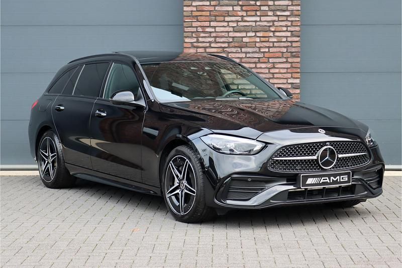 Occasion Mercedes C300 AMG line 2024 Zwart Stationwagen