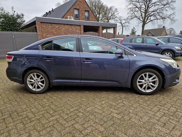 Occasion Toyota Avensis Business Edition 147 PK (108 kW) 2010 Blauw, metallic lak Sedan
