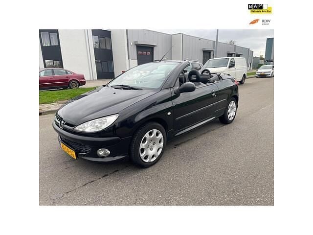 Zwart Gebruikt 2003 Peugeot 206 CC Cabriolet | € 2.250 (Eerlijke prijs) - Afbeelding 1/4