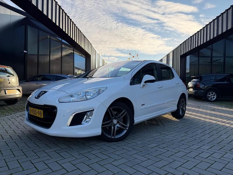 Wit Occasion 2013 Peugeot 308 Sportium Hatchback | € 4.650 (Goede deal) - Afbeelding 1/4