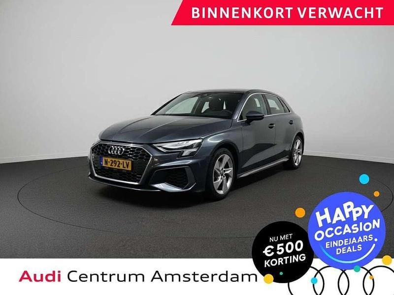 Grijs Gebruikt 2021 Audi A3 Sportback Hatchback | € 25.949 (Eerlijke prijs) - Afbeelding 1/1