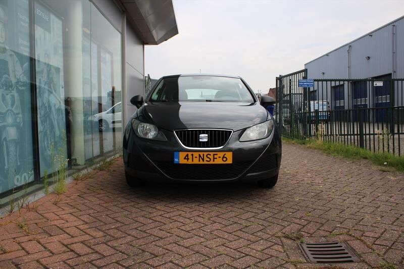 Grijs Gebruikt 2010 Seat Ibiza Hatchback | € 3.450 (Eerlijke prijs) - Afbeelding 1/4