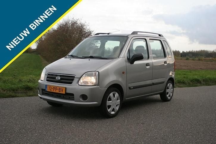 Grijs (metallic) Gebruikt 2004 Suzuki Wagon R+ GLX Stationwagen | € 1.749 (Eerlijke prijs) - Afbeelding 1/4