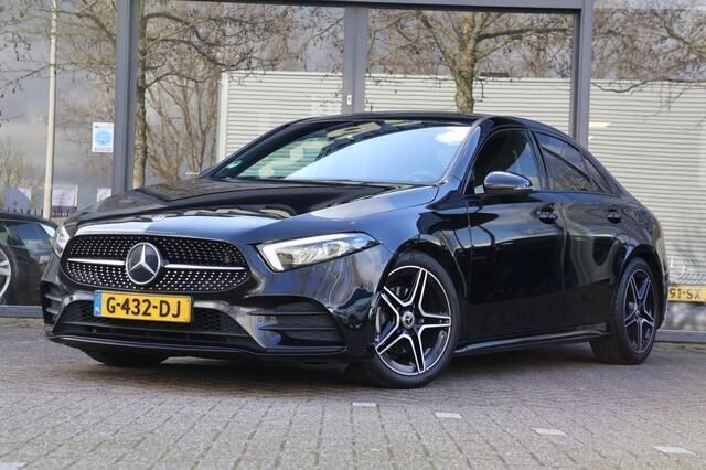 Zwart Gebruikt 2019 Mercedes A200 Business Sedan | € 22.495 (Eerlijke prijs) - Afbeelding 1/4