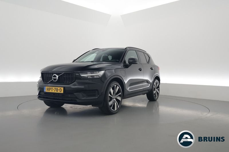 Zwart Gebruikt 2022 Volvo XC40 R-Design SUV | € 34.900 (Goede deal) - Afbeelding 1/4