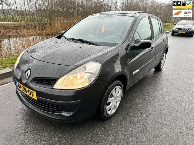 Zwart Gebruikt 2008 Renault Clio R.S. Rip Curl Hatchback | € 2.850 (Iets duurder) - Afbeelding 1/4