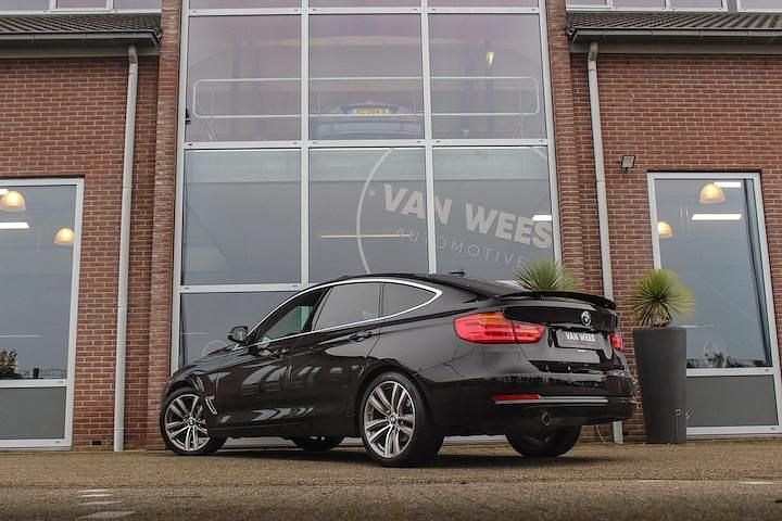 Occasion BMW 320 Executive 2015 Zwart (metallic) Hatchback