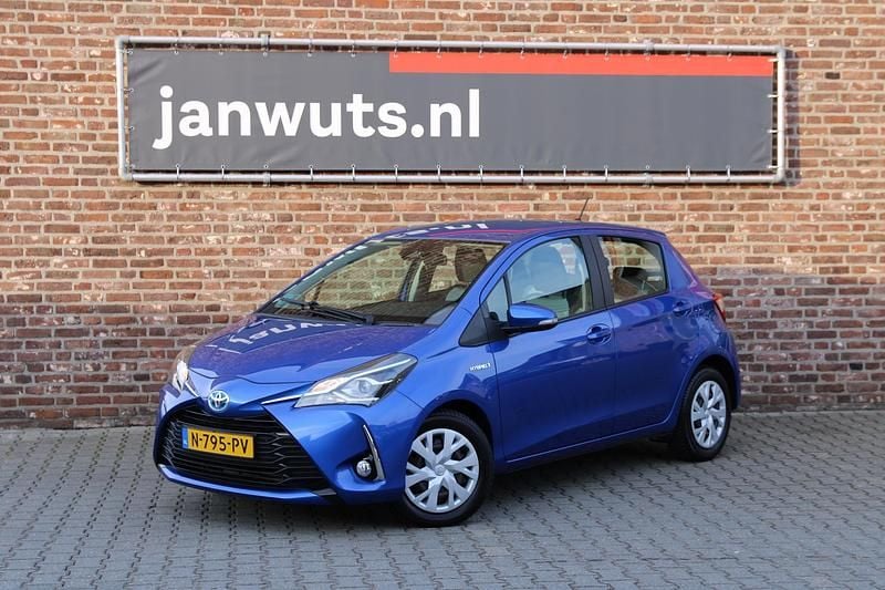 Occasion Toyota Yaris Hybrid Active 2022 Blauw Hatchback