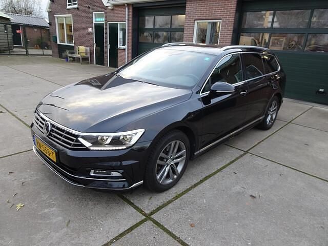 Zwart Occasion 2018 VW Passat Highline Stationwagen | € 13.500 (Eerlijke prijs) - Afbeelding 1/4
