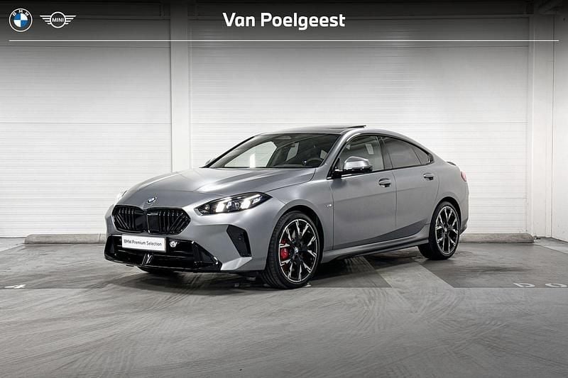 Grijs Gebruikt 2025 BMW 220 M Sport Sedan | € 48.900 (Duur) - Afbeelding 1/4
