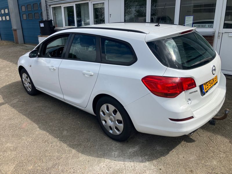 Occasion Opel Astra Design Edition 165 PK (121 kW) 2011 Stationwagon Stationwagen