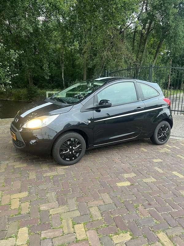 Zwart Gebruikt 2011 Ford Ka S MPV | € 2.650 (Eerlijke prijs) - Afbeelding 1/4
