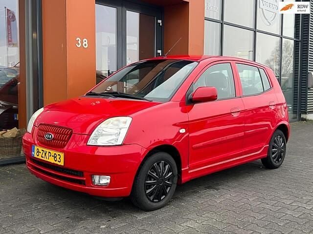 Rood Occasion 2006 Kia Picanto Hatchback | € 1.490 (Goede deal) - Afbeelding 1/4