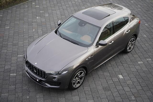 Grijs (metallic) Gebruikt 2019 Maserati Levante SUV | € 48.900 - Afbeelding 1/4
