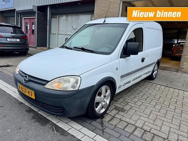 Wit Occasion 2004 Opel Combo Comfort MPV | € 3.495 (Eerlijke prijs) - Afbeelding 1/4