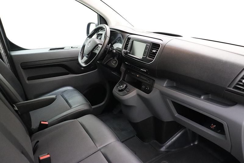 Occasion Opel Vivaro Innovation 180 PK (132 kW) 2022 Grijs MPV