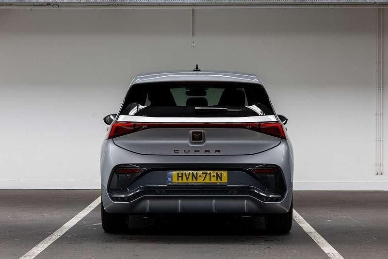 Occasion Cupra Born Limited Edition 169 kW (231 PK) 2025 Grijs Hatchback
