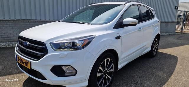 Wit Gebruikt 2017 Ford Kuga ST-Line SUV | € 11.950 - Afbeelding 1/4