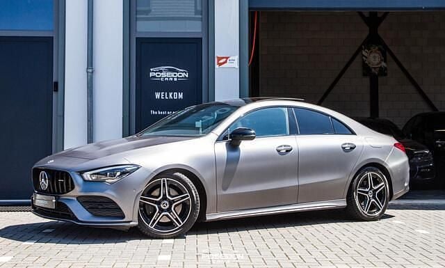 Grijs Gebruikt 2021 Mercedes CLA200 AMG Sedan | € 29.950 (Duur) - Afbeelding 1/4
