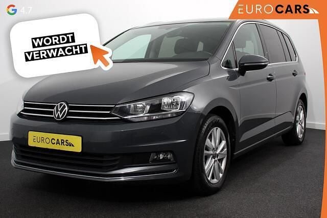 Grijs Gebruikt 2021 VW Touran Highline MPV | € 32.390 (Eerlijke prijs) - Afbeelding 1/4