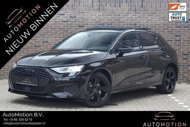 Zwart Gebruikt 2022 Audi A3 Sportback Hatchback | € 32.995 (Eerlijke prijs) - Afbeelding 1/4