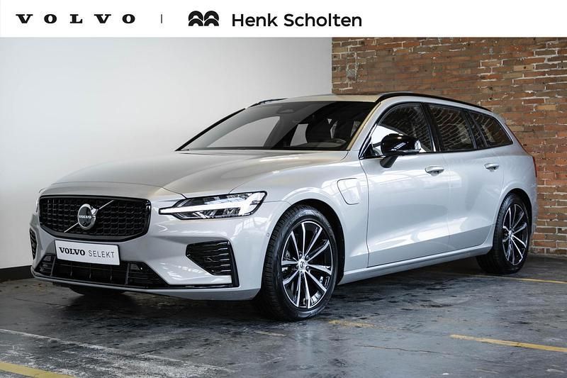 Grijs Gebruikt 2024 Volvo V60 Plus Stationwagen | € 49.950 (Duur) - Afbeelding 1/4