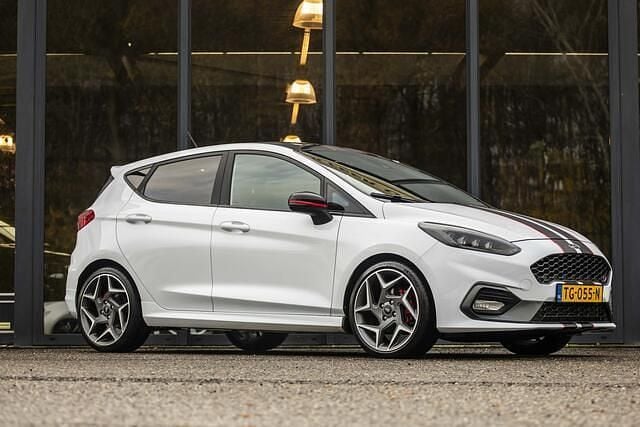 Wit Gebruikt 2018 Ford Fiesta ST Hatchback | € 20.950 (Iets duurder) - Afbeelding 1/4