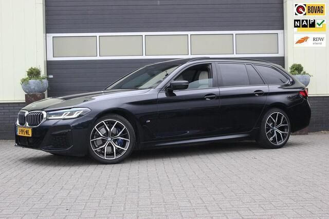 Zwart Gebruikt 2020 BMW 530 Executive Stationwagen | € 34.900 (Eerlijke prijs) - Afbeelding 1/4
