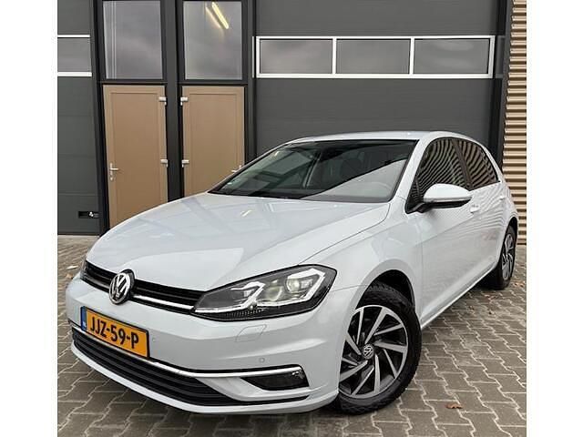 Wit Gebruikt 2017 VW Golf VII Highline Hatchback | € 16.450 (Duur) - Afbeelding 1/4