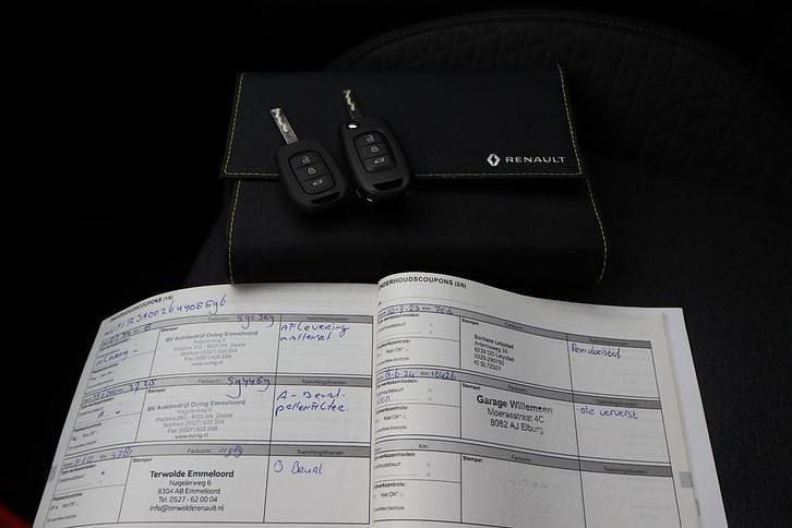 Occasion Renault Clio V Zen 101 PK (74 kW) 2020 Rood Hatchback