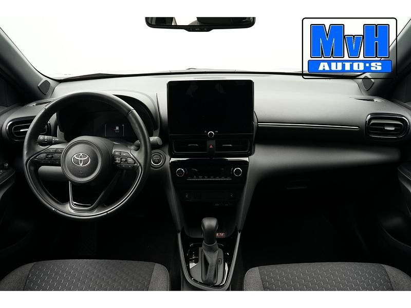 Occasion Toyota Yaris Cross Business Edition 116 PK (85 kW) 2024 Grijs SUV