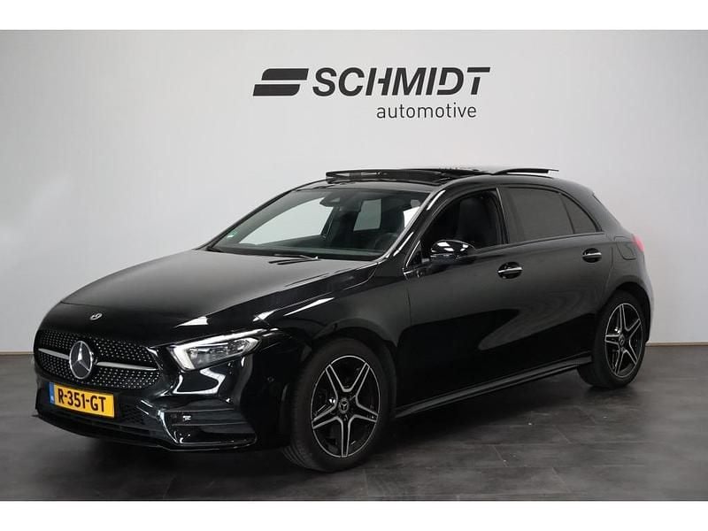 Zwart Gebruikt 2022 Mercedes A250 AMG Hatchback | € 29.995 (Eerlijke prijs) - Afbeelding 1/4