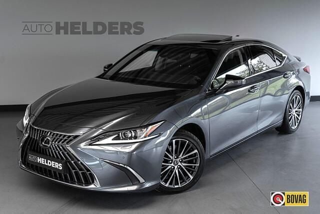 Grijs Gebruikt 2024 Lexus ES300H Executive Line Sedan | € 47.750 (Super prijs) - Afbeelding 1/4