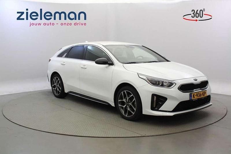 Wit, metallic lak Gebruikt 2021 Kia ProCeed GT-Line Hatchback | € 16.845 (Goede deal) - Afbeelding 1/4