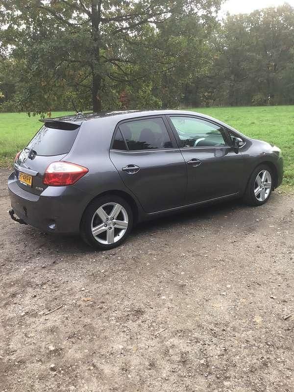 Grijs Gebruikt 2010 Toyota Auris Comfort MPV | € 5.250 (Eerlijke prijs) - Afbeelding 1/4