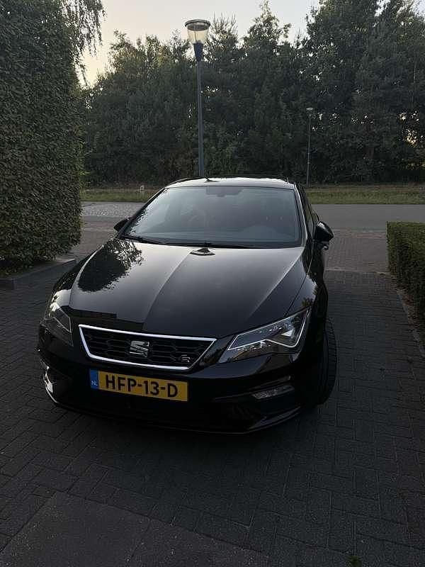 Zwart Occasion 2019 Seat Leon FR Stationwagen | € 16.500 (Super prijs) - Afbeelding 1/4