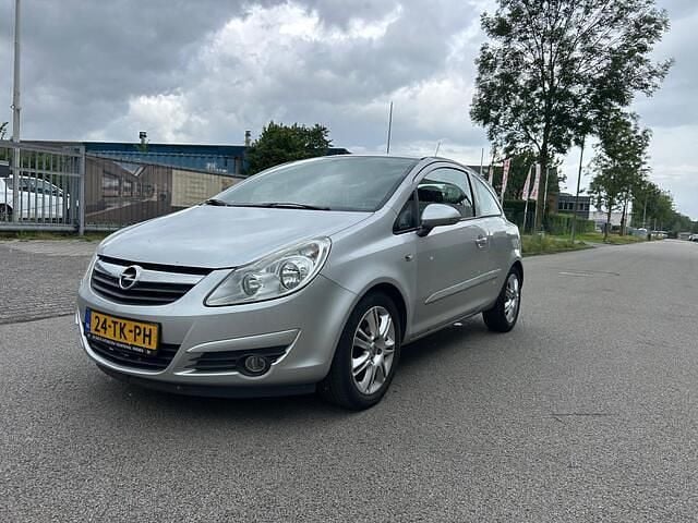 Grijs Gebruikt 2006 Opel Corsa Enjoy Hatchback | € 650 (Super prijs) - Afbeelding 1/4