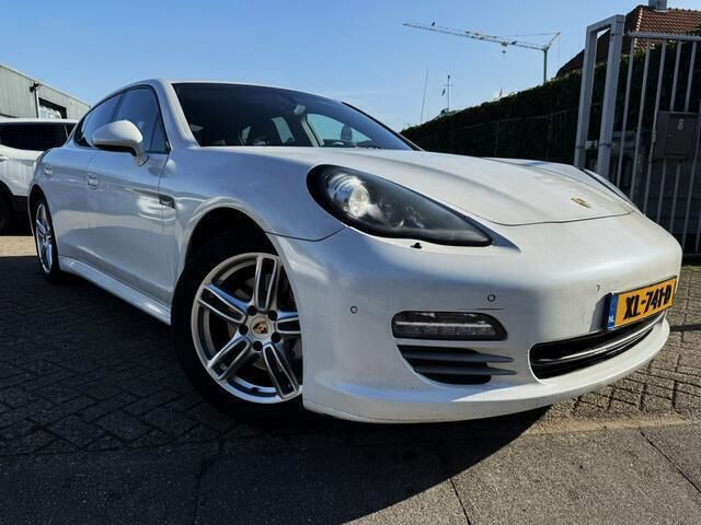 Zwart Gebruikt 2012 Porsche Panamera Sedan | € 14.900 - Afbeelding 1/4