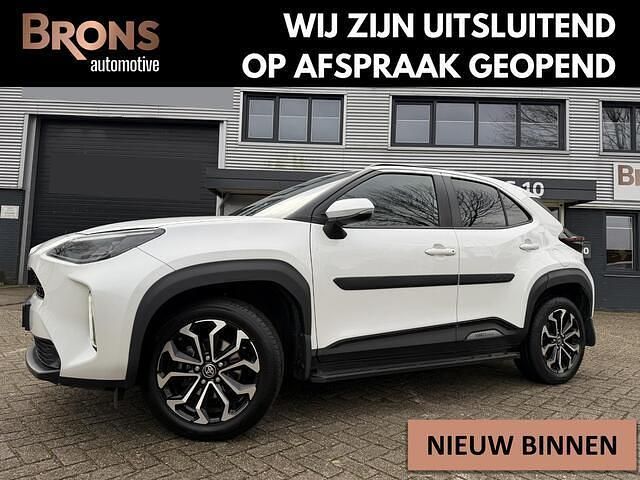 Wit Gebruikt 2023 Toyota Yaris Cross SUV | € 27.985 (Eerlijke prijs) - Afbeelding 1/4