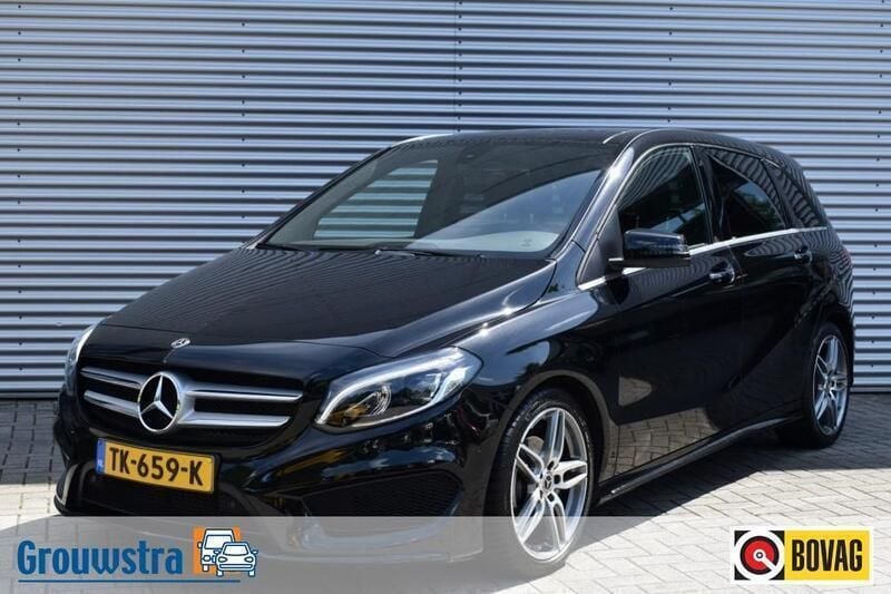 Zwart Gebruikt 2018 Mercedes B180 AMG MPV | € 24.440 (Eerlijke prijs) - Afbeelding 1/4