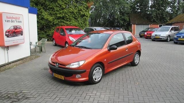 Occasion Peugeot 206 75 PK (55 kW) 2000 Oranje Hatchback
