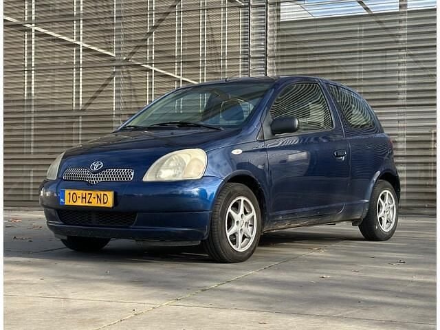 Blauw (metallic) Gebruikt 2002 Toyota Yaris Sol Hatchback | € 500 (Super prijs) - Afbeelding 1/4