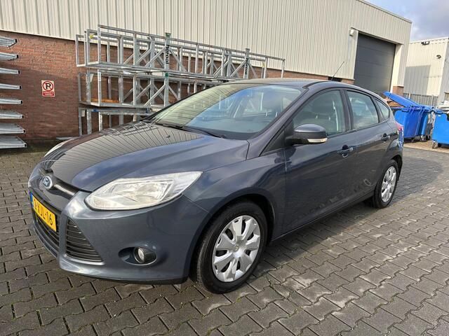 Blauw Occasion 2011 Ford Focus Trend Hatchback | € 4.940 (Eerlijke prijs) - Afbeelding 1/4